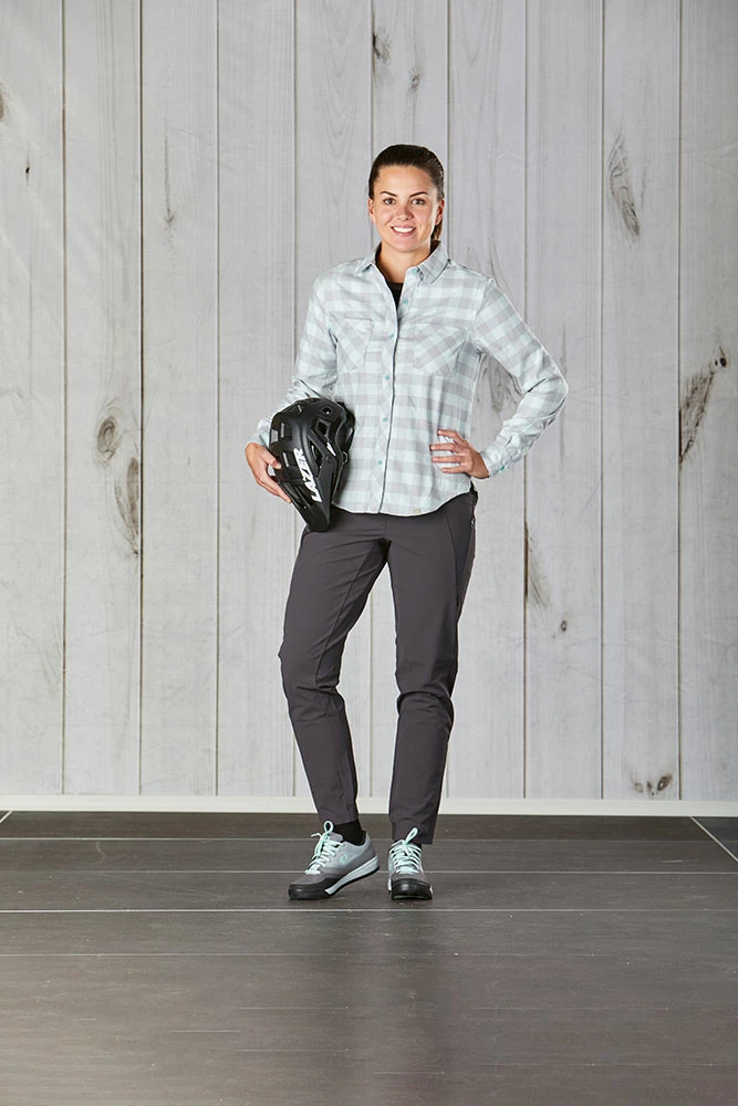 Pearl Izumi Launch Trail - Women's Bike Pants 8 Pearl Izumi Launch Trail - Women's Bike Pants – Image 6